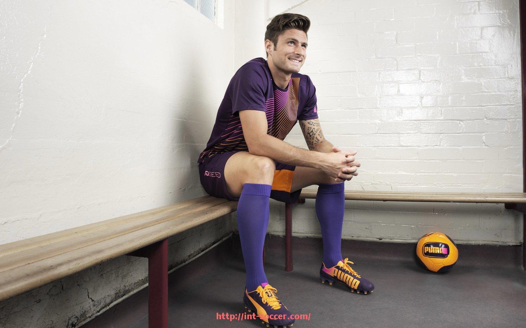 足球直播-火箭队的球队简介与文化传统：为何受到全球球迷喜爱？